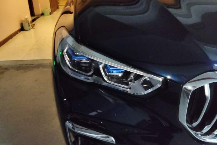 Used BMW X5 2022 Restyled xDrive 30Li Luxury Version M Sport Package Right Front Headlight