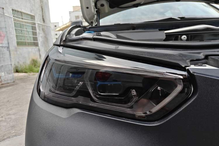 Used BMW X5 2022 xDrive 30Li Luxury M Sport Package Right Front Headlight