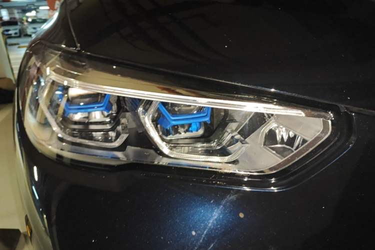 Used BMW X5 2022 Restyled xDrive 30Li Luxury Version M Sport Package Right Front Headlight