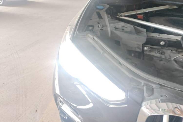 Used BMW X5 2022 Restyled xDrive 30Li Luxury Version M Sport Package Right Front Headlight
