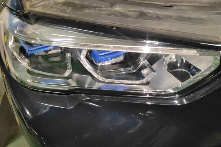 Used BMW X5 2022 xDrive 30Li Luxury M Sport Package Right Front Headlight