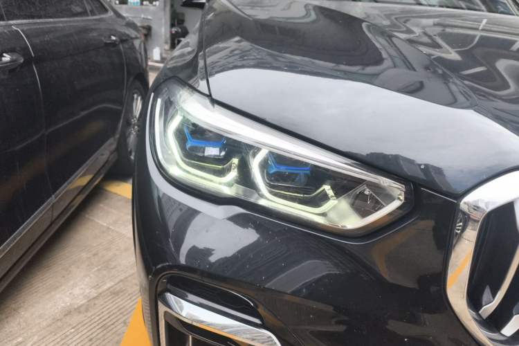 Used BMW X5 2022 xDrive 40Li M Sport Package Right Front Headlight