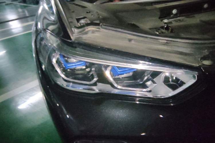 Used BMW X5 2022 Restyled xDrive 40Li Luxury Edition M Sport Package Right Front Headlight