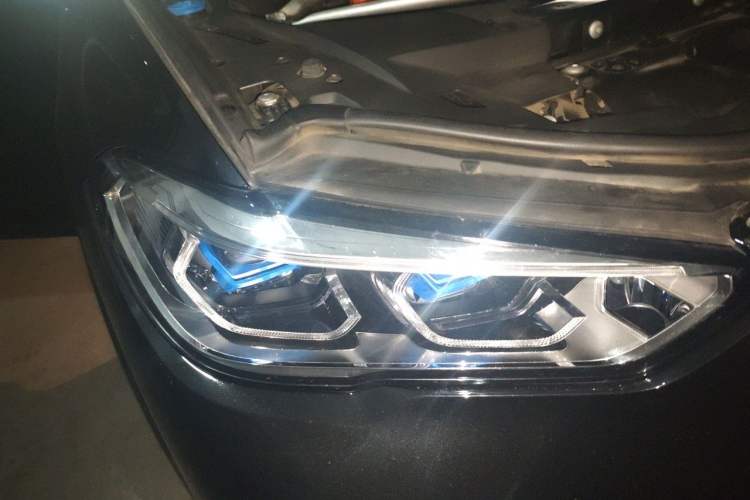 Used BMW X5 2022 Restyled xDrive 40Li M Sport Package Right Front Headlight