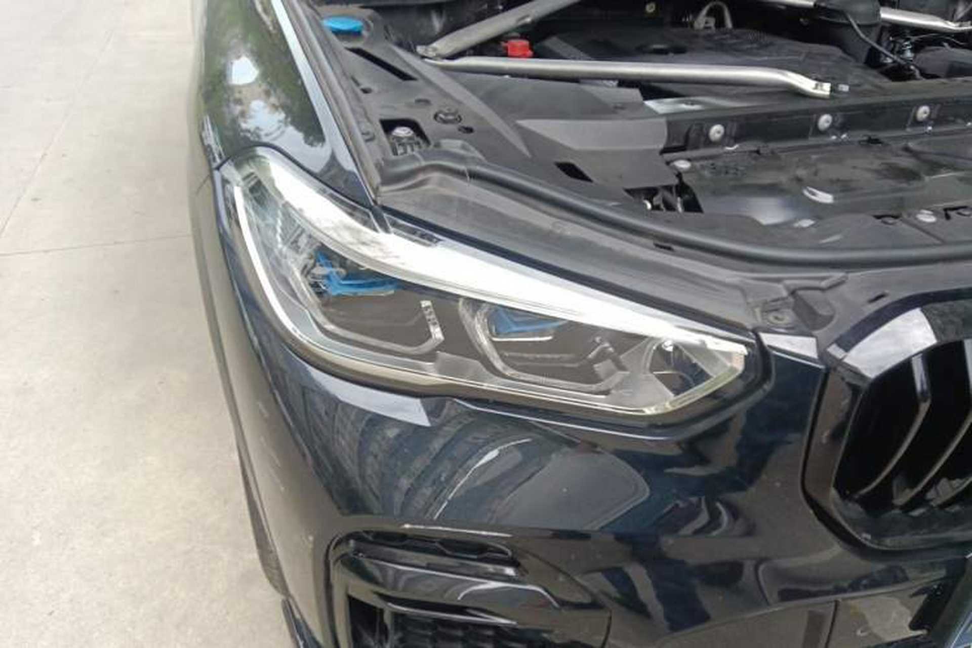 Used BMW X5 2022 Restyled xDrive 30Li Luxury Version M Sport Package Right Front Headlight