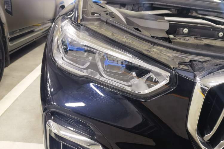 Used BMW X5 2022 xDrive 30Li M Sport Package Right Front Headlight