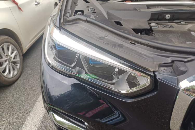 Used BMW X5 2022 xDrive 40Li M Sport Package Right Front Headlight