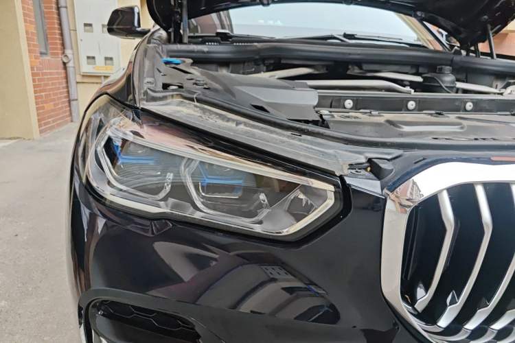 Used BMW X5 2022 xDrive40i M Sport Package Right Front Headlight