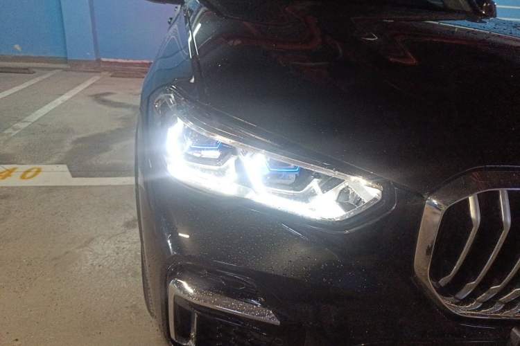Used BMW X5 2022 xDrive 30Li Luxury M Sport Package Right Front Headlight