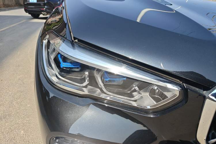 Used BMW X5 2022 xDrive 40Li M Sport Package Right Front Headlight