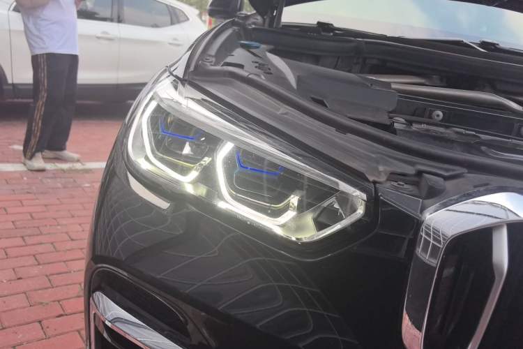 Used BMW X5 2022 xDrive 40Li M Sport Package Right Front Headlight