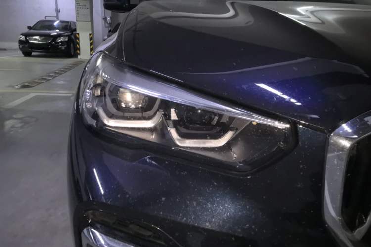 Used BMW X5 2022 xDrive 30Li M Sport Package Right Front Headlight