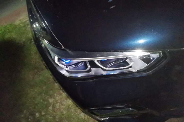 Used BMW X5 2022 Restyled xDrive 30Li Luxury Version M Sport Package Right Front Headlight