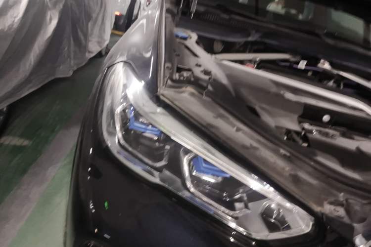 Used BMW X5 2022 xDrive 40Li M Sport Package Right Front Headlight
