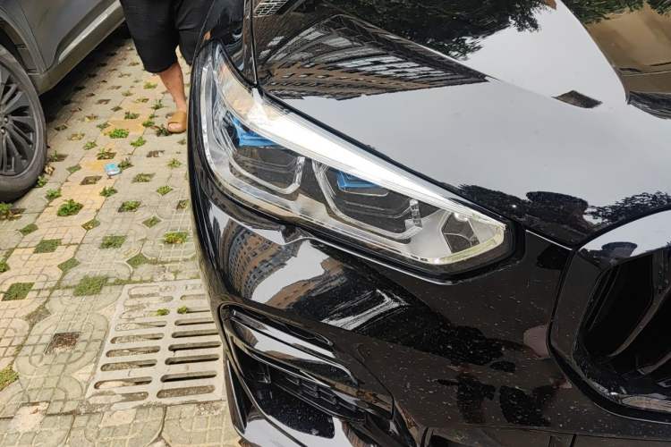 Used BMW X5 2022 Restyled xDrive 30Li Luxury Version M Sport Package Right Front Headlight