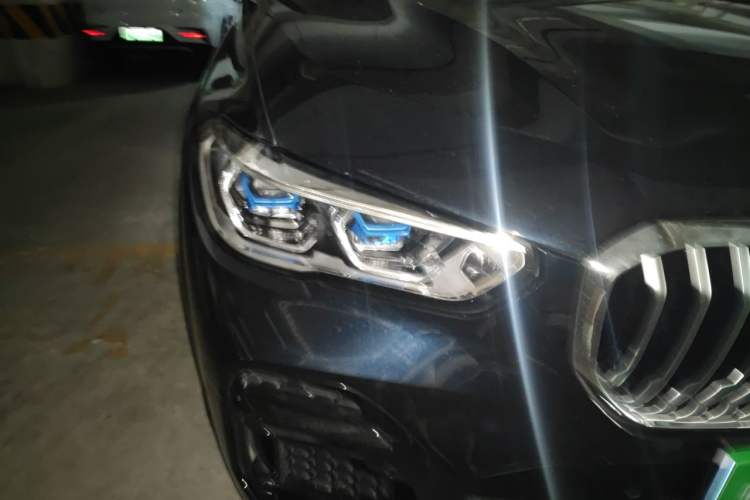Used BMW X5 2022 Restyled xDrive 30Li Luxury Version M Sport Package Right Front Headlight