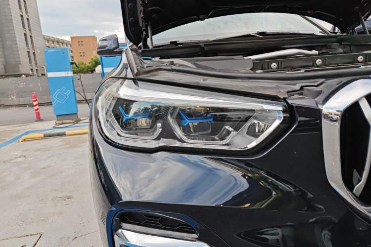 Used BMW X5 2022 Restyled xDrive 40Li M Sport Package Right Front Headlight