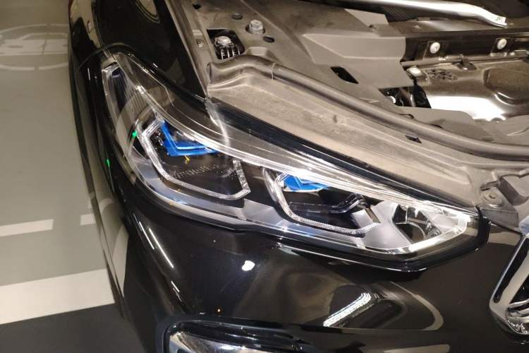 Used BMW X5 2022 xDrive 40Li M Sport Package Right Front Headlight