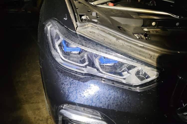 Used BMW X5 2022 Restyled xDrive 30Li Luxury Version M Sport Package Right Front Headlight
