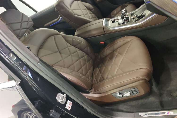 Used BMW X5 2022 Restyled xDrive 40Li M Sport Package Right Front Seat