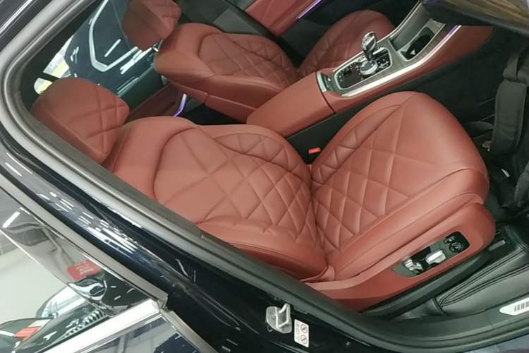 Used BMW X5 2022 Restyled xDrive 40Li M Sport Package Right Front Seat