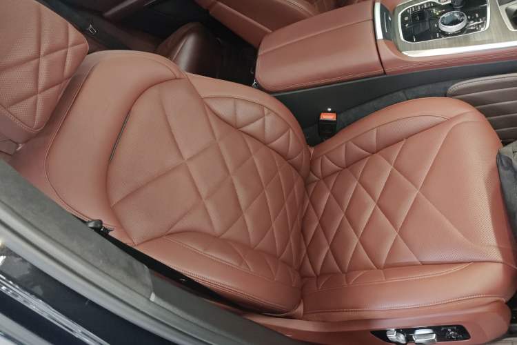 Used BMW X5 2022 Restyled xDrive 40Li M Sport Package Right Front Seat
