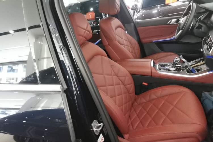 Used BMW X5 2022 Restyled xDrive 40Li M Sport Package Right Front Seat