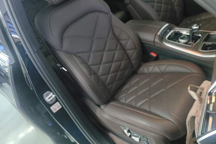 Used BMW X5 2022 Restyled xDrive 40Li M Sport Package Right Front Seat