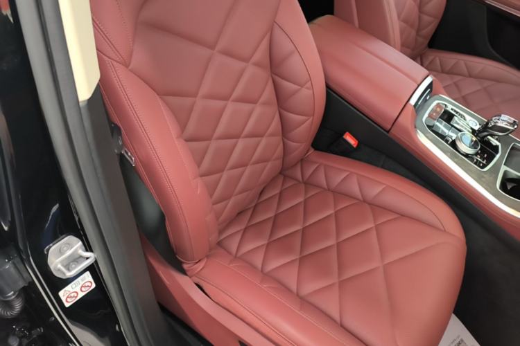 Used BMW X5 2022 Restyled xDrive 30Li Luxury Version M Sport Package Right Front Seat