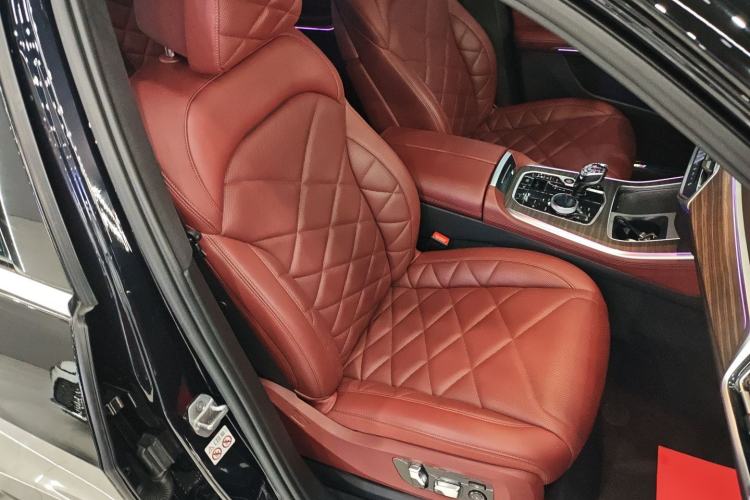 Used BMW X5 2022 xDrive 40Li Luxury Edition M Sport Package Right Front Seat
