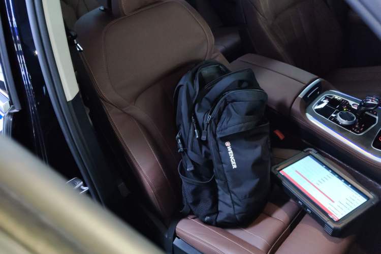 Used BMW X5 2022 xDrive40i Luxury Edition M Sport Package Right Front Seat
