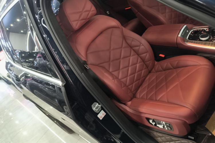 Used BMW X5 2022 Restyled xDrive 40Li M Sport Package Right Front Seat