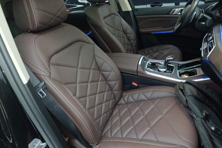 Used BMW X5 2022 Restyled xDrive 30Li Luxury Version M Sport Package Right Front Seat