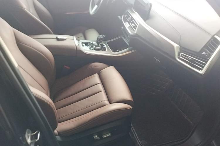 Used BMW X5 2022 xDrive40i M Sport Package Right Front Seat