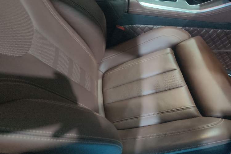 Used BMW X5 2022 xDrive40i M Sport Package Right Front Seat