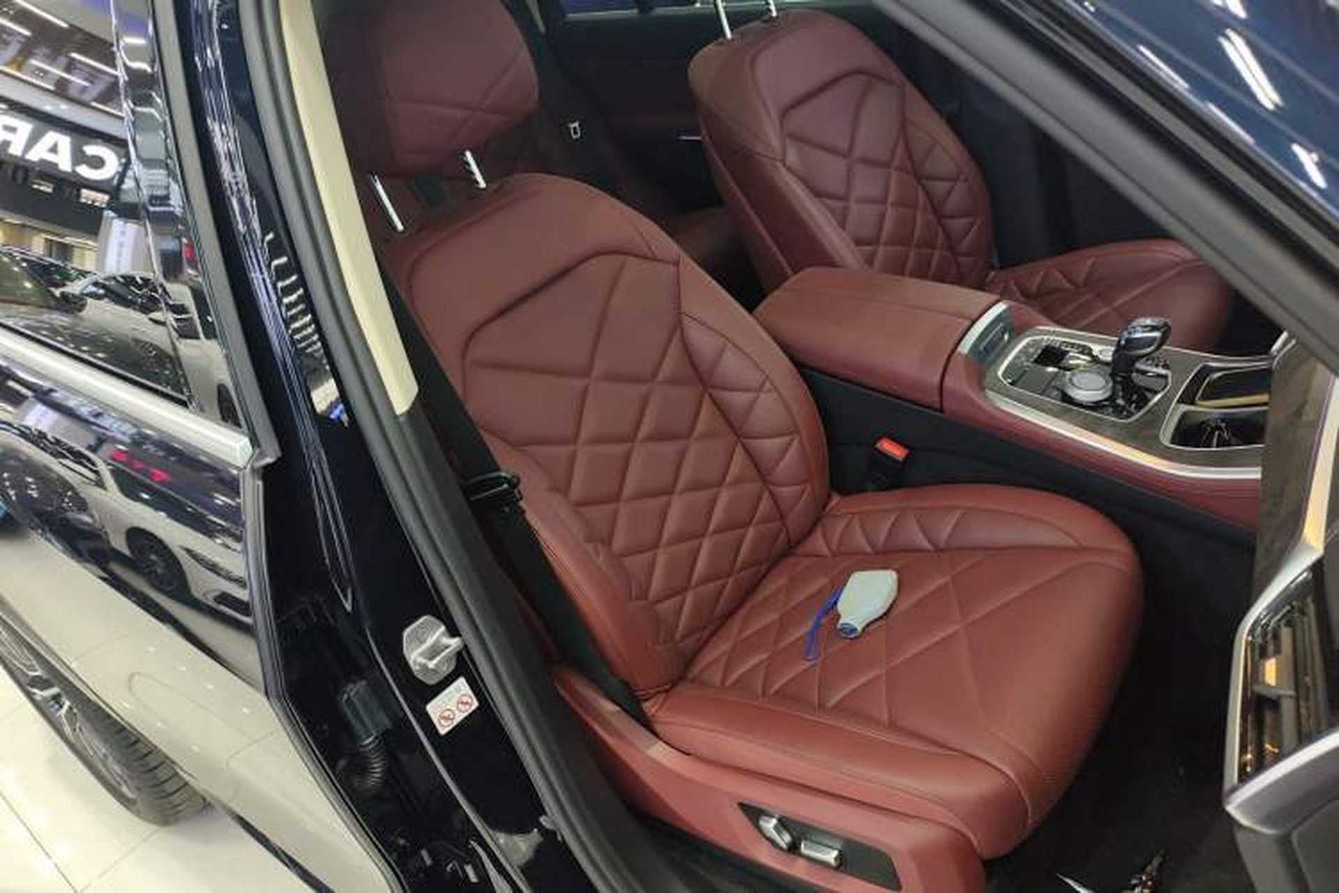 Used BMW X5 2022 Restyled xDrive 30Li Luxury Version M Sport Package Right Front Seat