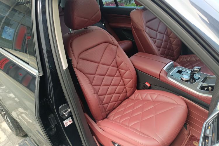 Used BMW X5 2022 Restyled xDrive 30Li Luxury Version M Sport Package Right Front Seat