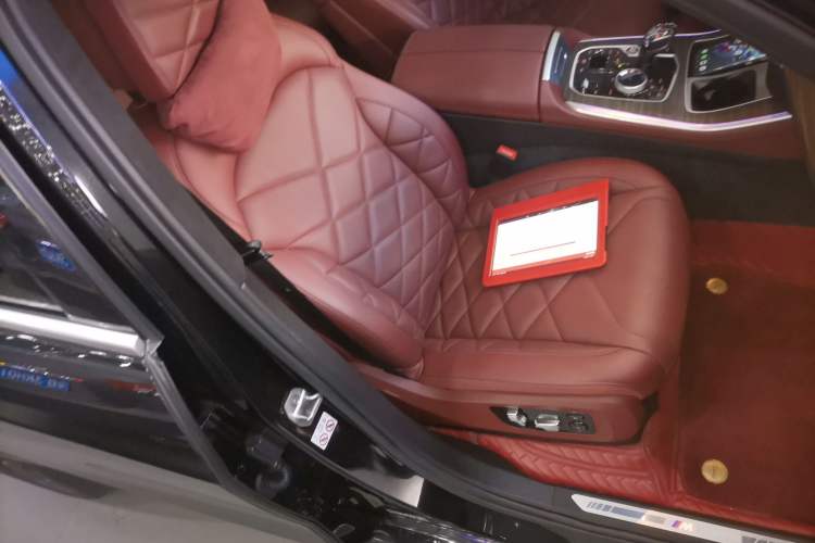 Used BMW X5 2022 xDrive 40Li Luxury Edition M Sport Package Right Front Seat