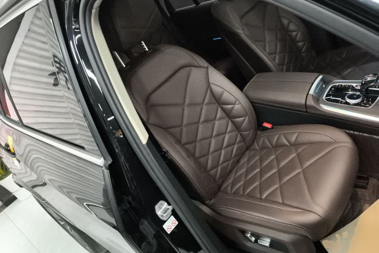 Used BMW X5 2022 Restyled xDrive 30Li M Sport Package Right Front Seat