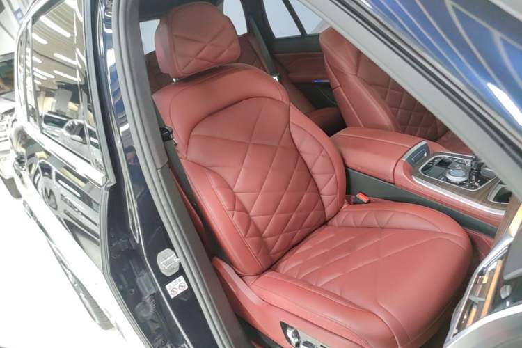 Used BMW X5 2022 Restyled xDrive 40Li M Sport Package Right Front Seat