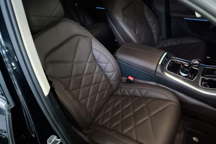 Used BMW X5 2022 Restyled xDrive 30Li M Sport Package Right Front Seat