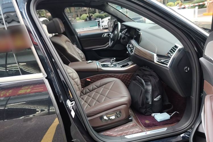 Used BMW X5 2022 Restyled xDrive 40Li M Sport Package Right Front Seat