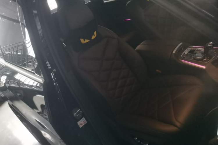 Used BMW X5 2022 Restyled xDrive 30Li Luxury Version M Sport Package Right Front Seat