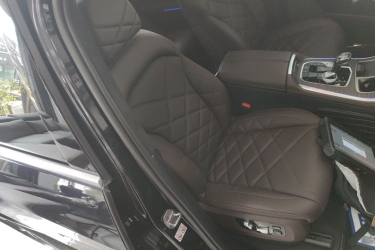 Used BMW X5 2022 Restyled xDrive 40Li M Sport Package Right Front Seat