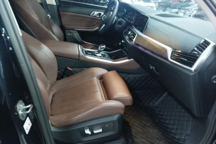 Used BMW X5 2022 xDrive30i M Sport Package Right Front Seat