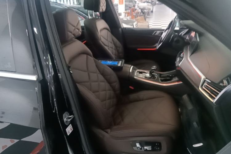 Used BMW X5 2022 Restyled xDrive 40Li M Sport Package Right Front Seat