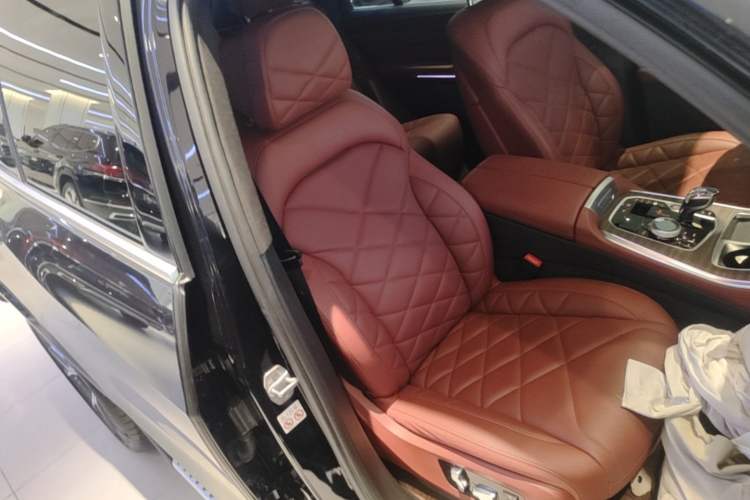 Used BMW X5 2022 Restyled xDrive 40Li M Sport Package Right Front Seat