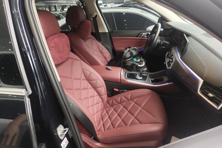 Used BMW X5 2022 Restyled xDrive 30Li Luxury Version M Sport Package Right Front Seat