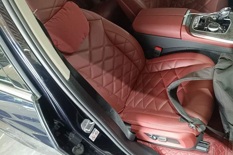 Used BMW X5 2022 Restyled xDrive 30Li Luxury Version M Sport Package Right Front Seat