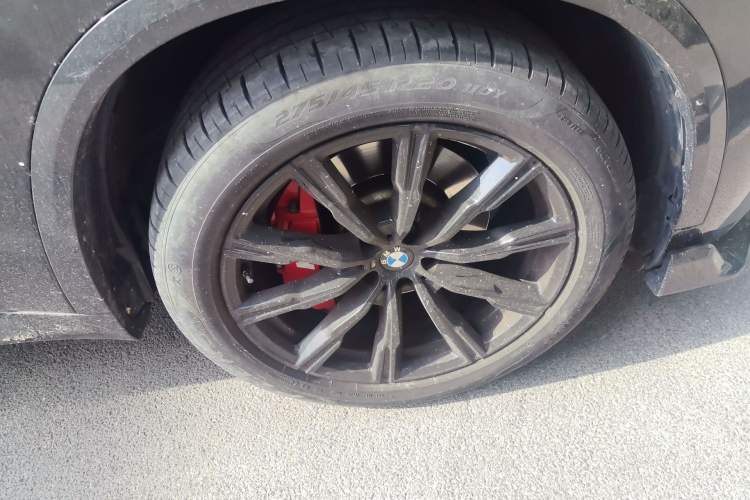 Used BMW X5 2022 Restyled xDrive 30Li Luxury Version M Sport Package Right Front Wheel Hub